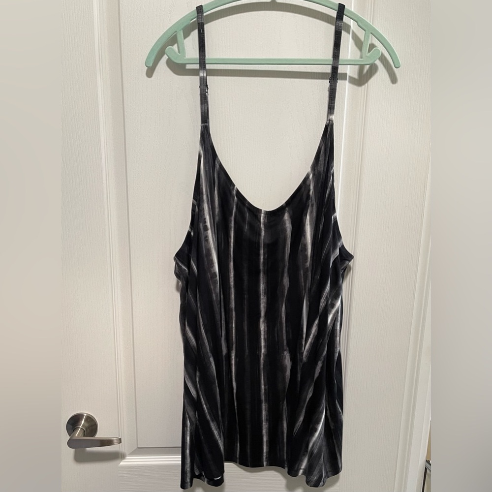 Torrid Super Soft Black and Gray Tank Top Size 6